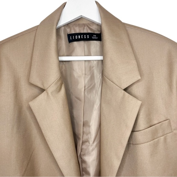 Lioness | Oversized Blazer - Picture 5 of 11
